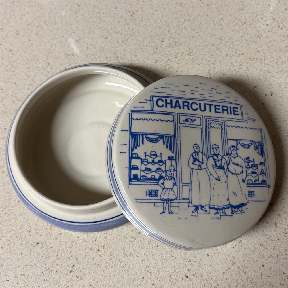 Blue and White Charcuterie themed butter or sauce dish with lid - Picture 3 of 6